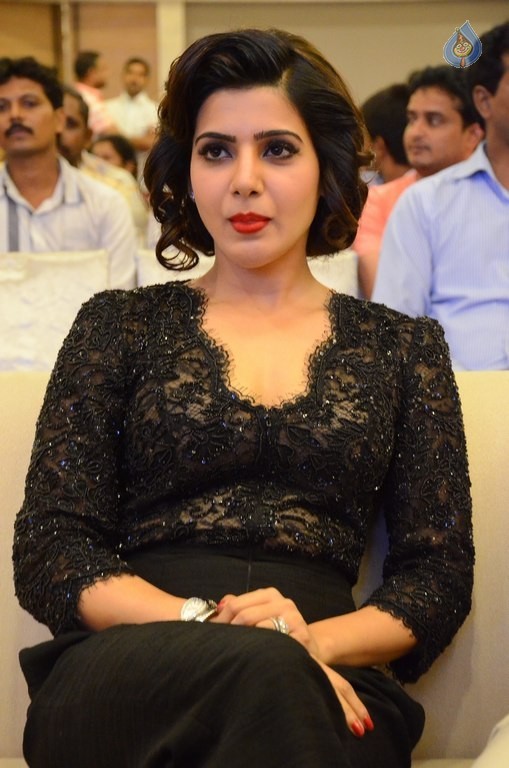 Samantha at A Aa Success Meet - 6 / 52 photos