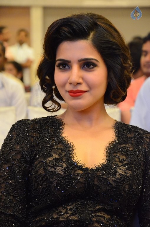 Samantha at A Aa Success Meet - 9 / 52 photos
