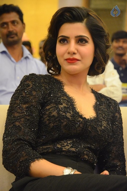 Samantha at A Aa Success Meet - 12 / 52 photos