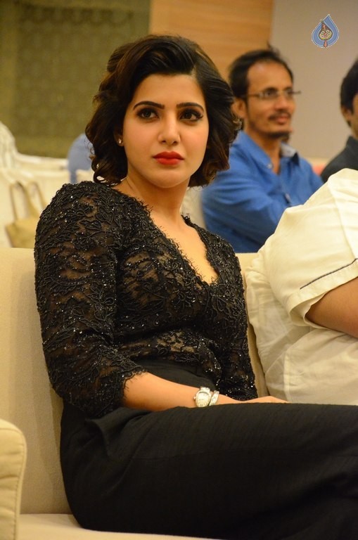 Samantha at A Aa Success Meet - 19 / 52 photos