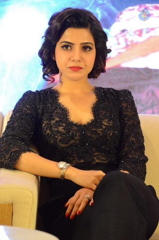 Samantha at A Aa Success Meet - 22 / 52 photos