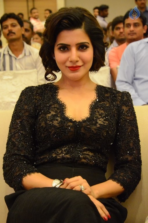 Samantha at A Aa Success Meet - 24 / 52 photos