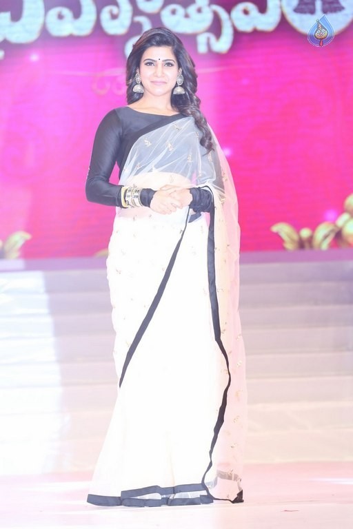Samantha at Brahmotsavam Audio Launch - 32 / 50 photos