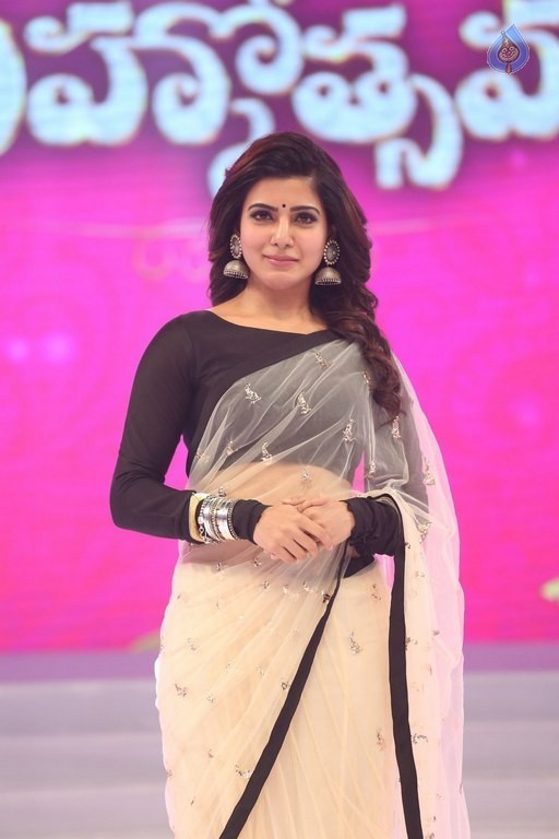 Samantha at Brahmotsavam Audio Launch - 34 / 50 photos