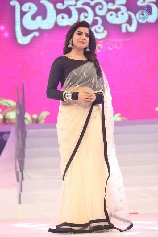 Samantha at Brahmotsavam Audio Launch - 45 / 50 photos