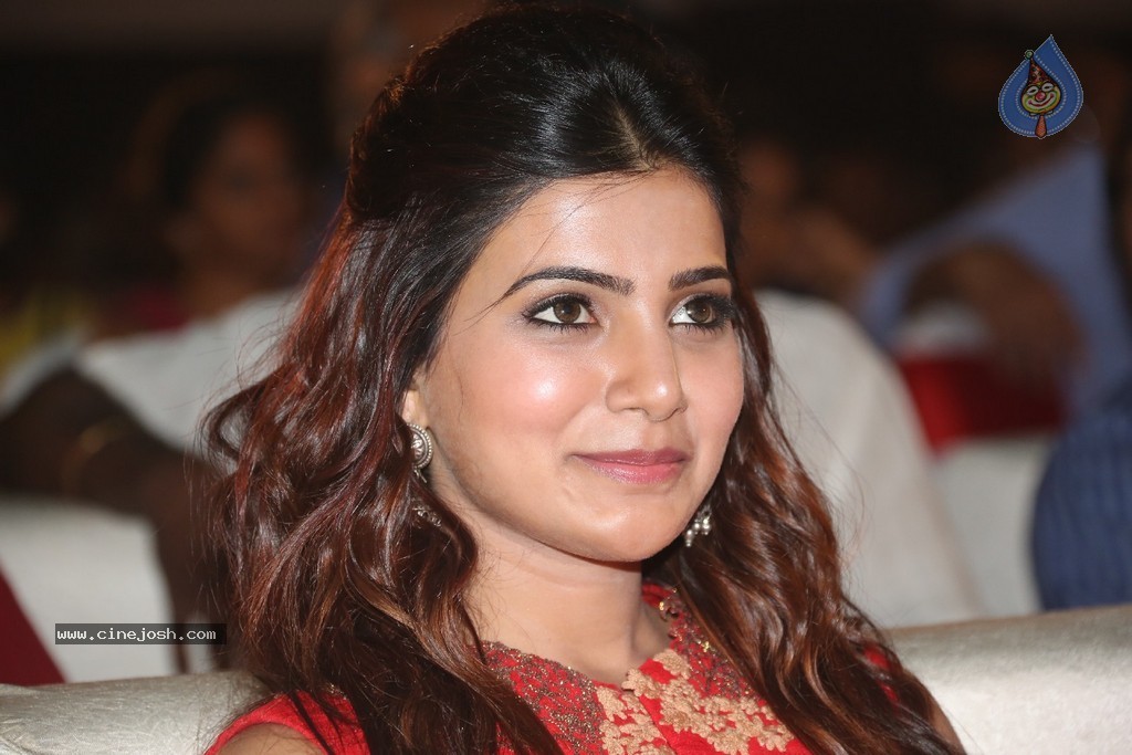 Samantha at Lovers Audio Launch - 22 / 128 photos