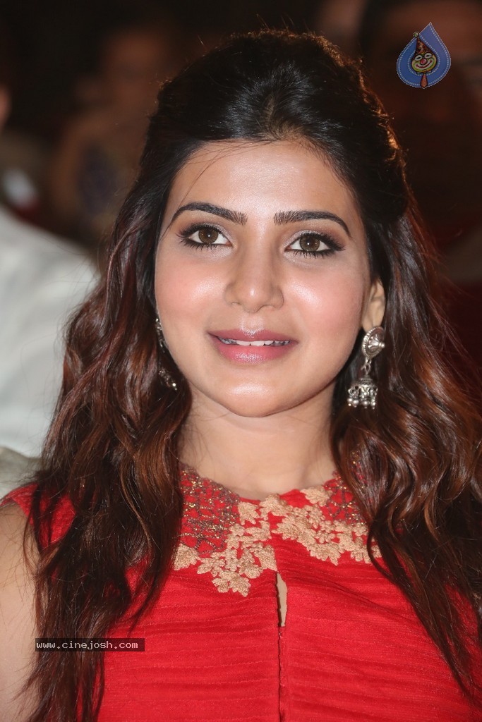 Samantha at Lovers Audio Launch - 24 / 128 photos