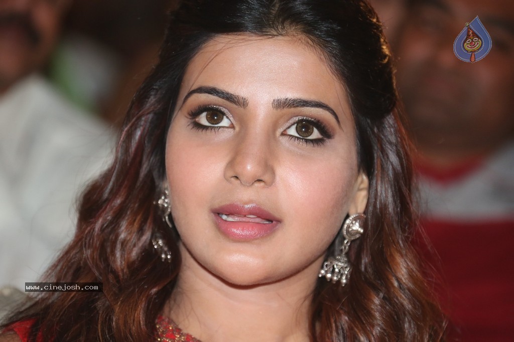 Samantha at Lovers Audio Launch - 40 / 128 photos