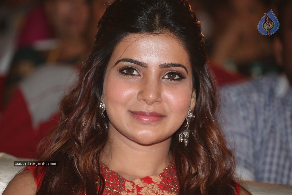 Samantha at Lovers Audio Launch - 77 / 128 photos