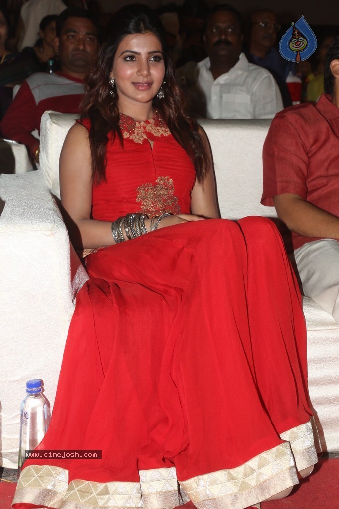 Samantha at Lovers Audio Launch - 84 / 128 photos