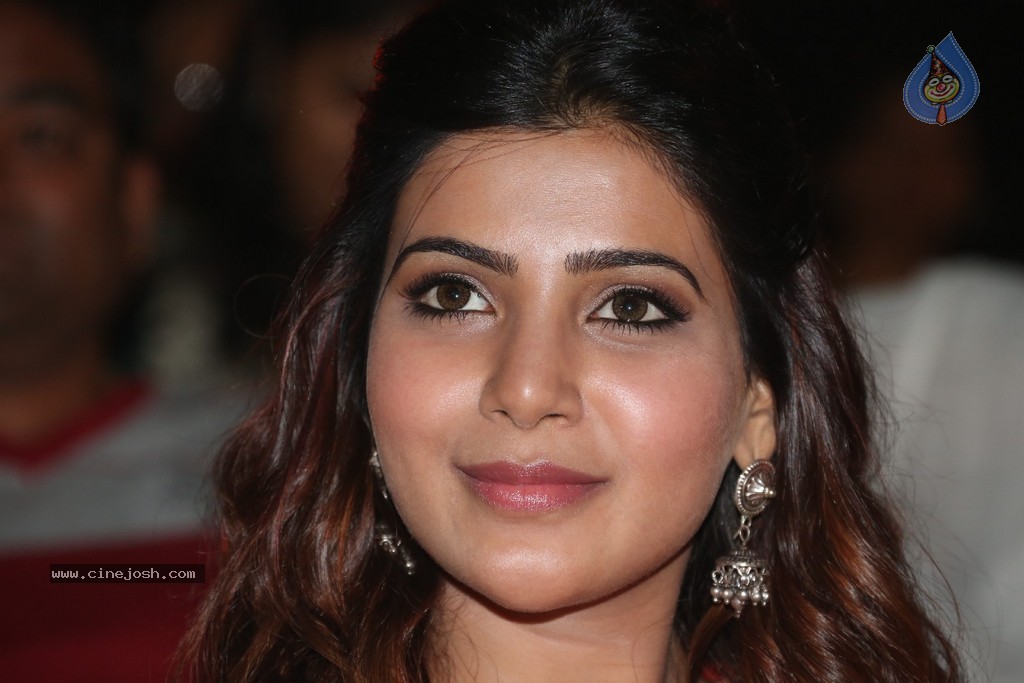 Samantha at Lovers Audio Launch - 94 / 128 photos