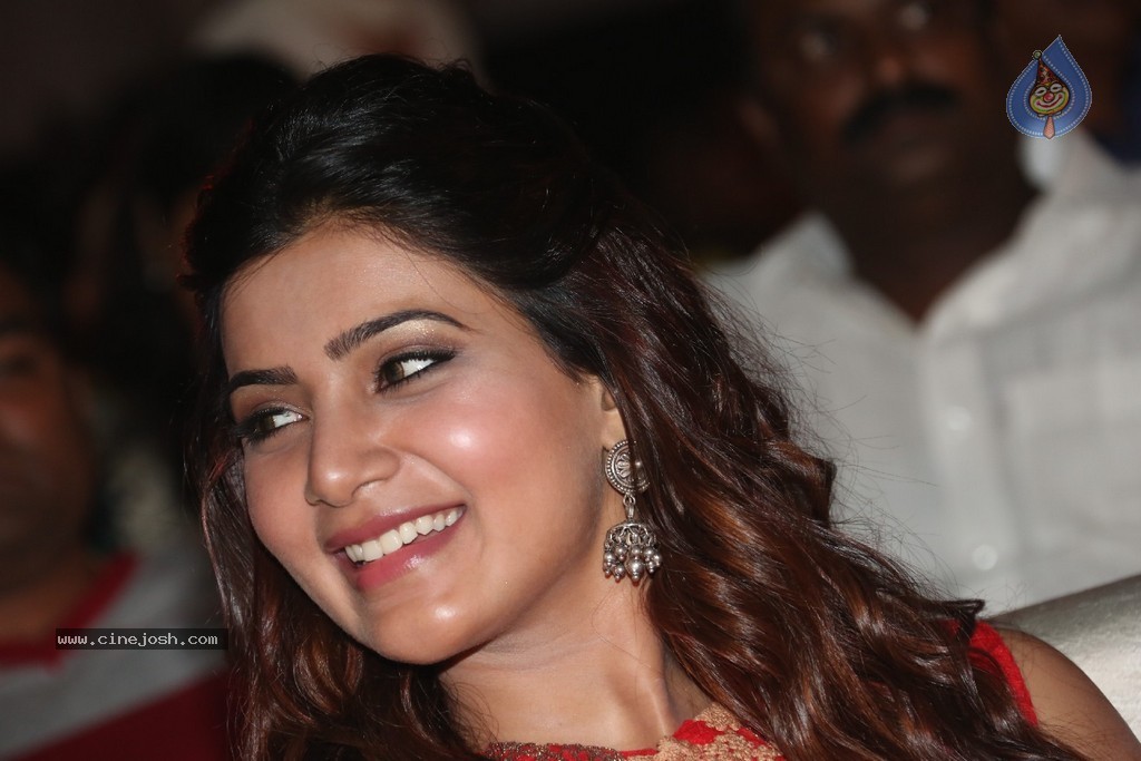 Samantha at Lovers Audio Launch - 105 / 128 photos