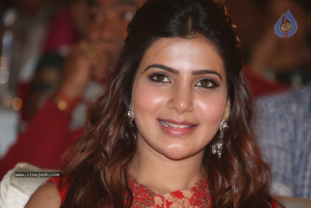 Samantha at Lovers Audio Launch - 109 / 128 photos