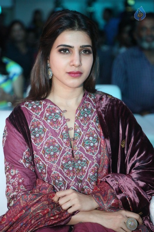 Samantha at Remo Audio Launch - 27 / 54 photos