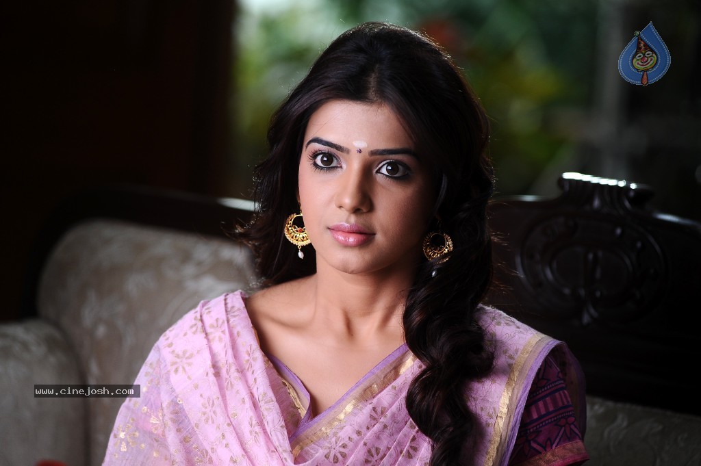 Samantha Hot Photo Gallery - 4 / 145 photos