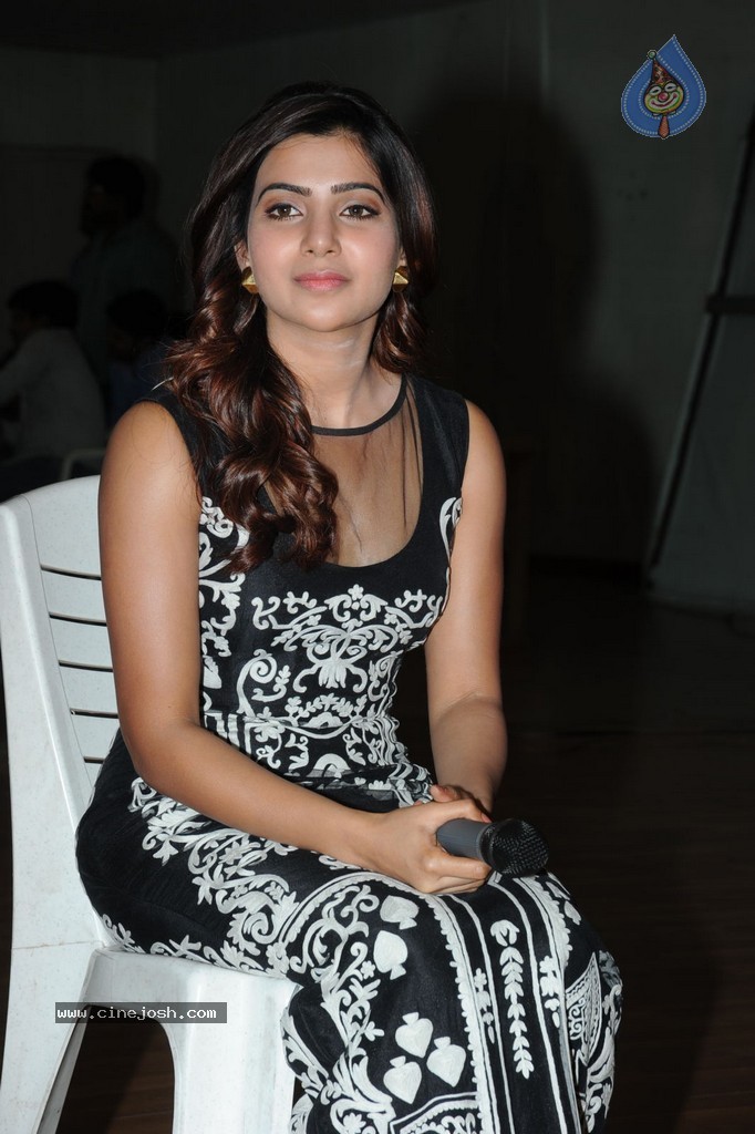 Samantha Interview Stills - 246 / 352 photos