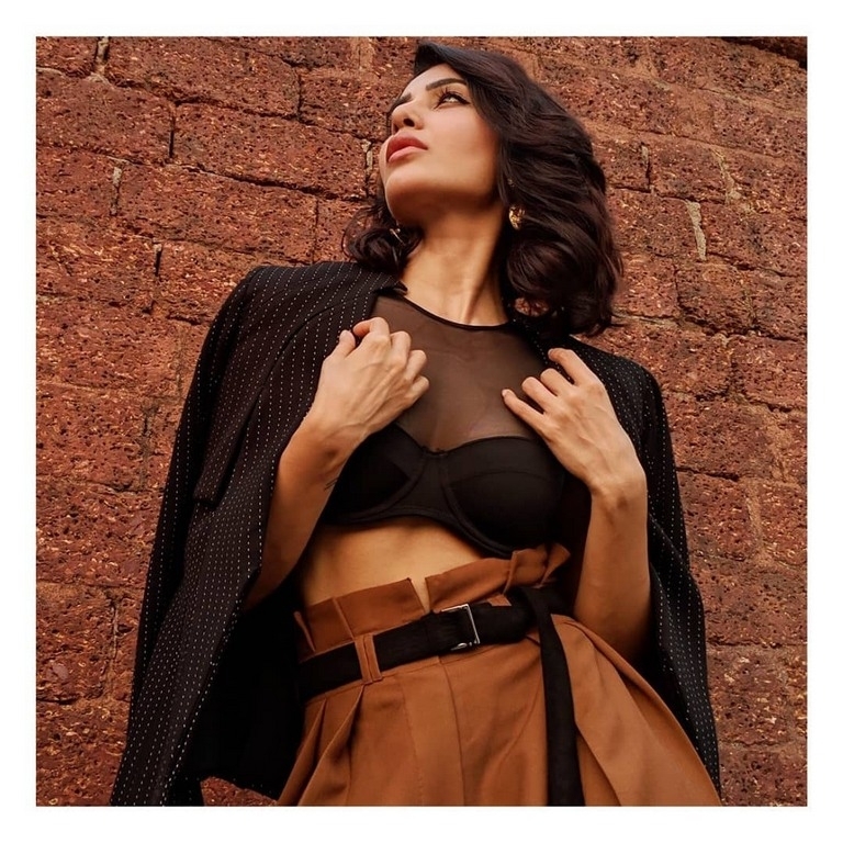 Samantha New Pics - 5 / 6 photos