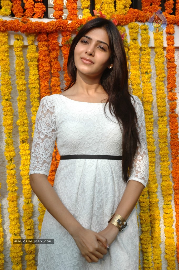 Samantha Stills - 9 / 22 photos