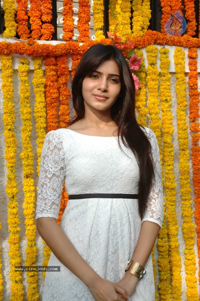 Samantha Stills - 20 / 22 photos