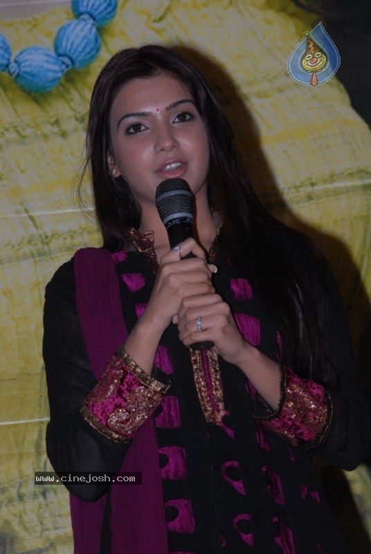 Samantha Stills In Kurralloy Kurrallu Movie - 34 / 44 photos