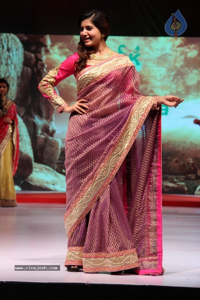 Samantha Walks the Ramp at Surat Dreams Fashion Show - 30 / 39 photos