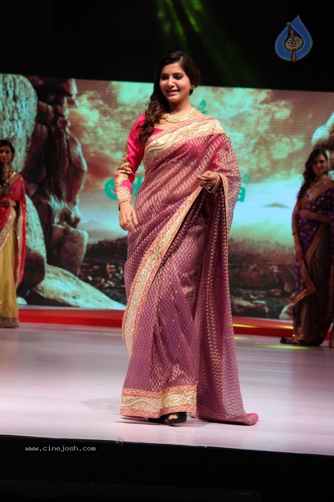 Samantha Walks the Ramp at Surat Dreams Fashion Show - 35 / 39 photos
