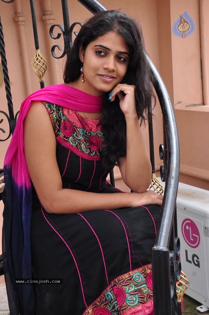 Samatha New Photos - 26 / 87 photos