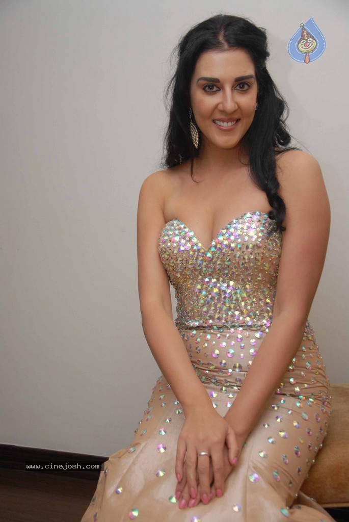 Samira Mohamed Ali Gallery - 4 / 43 photos