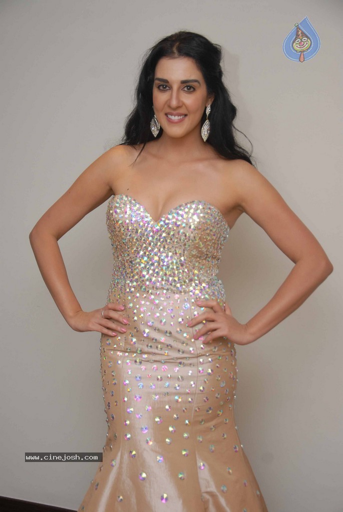 Samira Mohamed Ali Gallery - 9 / 43 photos