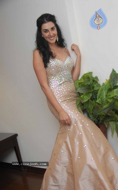 Samira Mohamed Ali Gallery - 38 / 43 photos