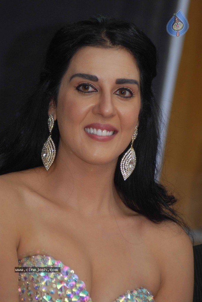 Samira Mohamed Ali Gallery - 39 / 43 photos