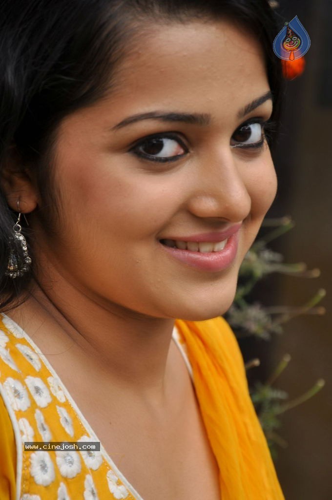 Samskruthy Stills - 85 / 105 photos