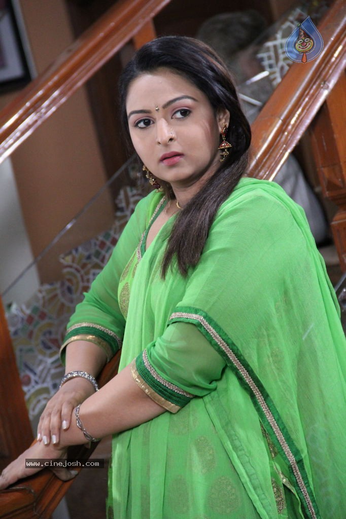 Samvritha Sunil Gallery - 24 / 94 photos