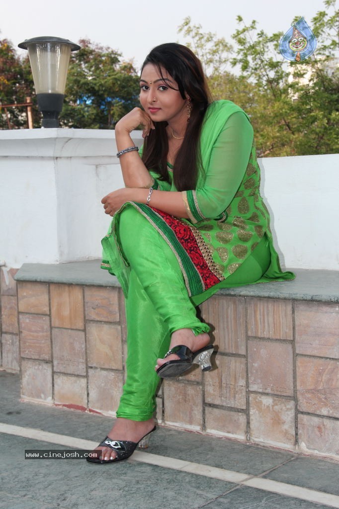 Samvritha Sunil Gallery - 26 / 94 photos