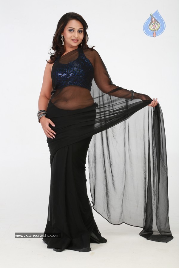 Samvritha Sunil Hot Photos - 2 / 70 photos