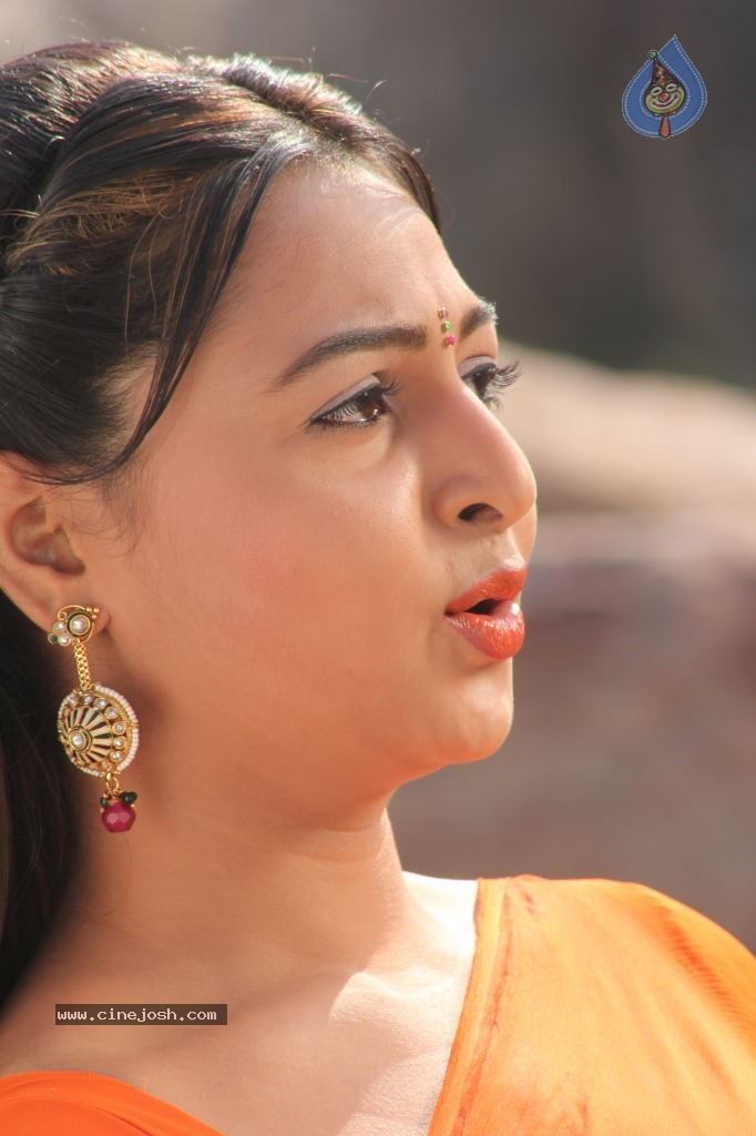Samvritha Sunil Hot Stills - 6 / 95 photos