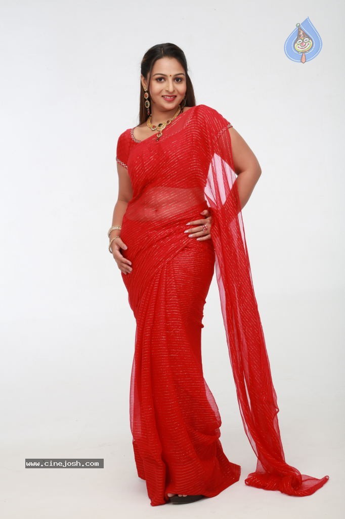 Samvritha Sunil Hot Stills - 12 / 95 photos