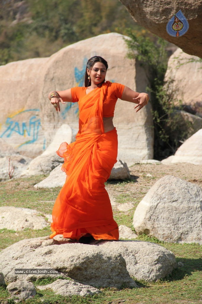 Samvritha Sunil Hot Stills - 14 / 95 photos