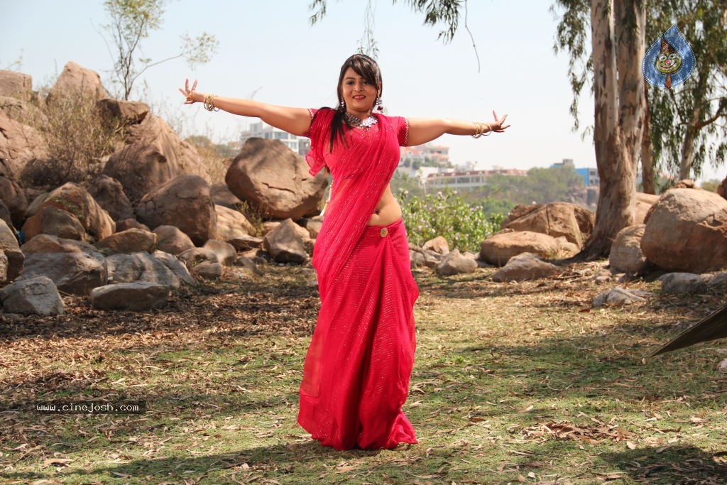 Samvritha Sunil Hot Stills - 33 / 95 photos