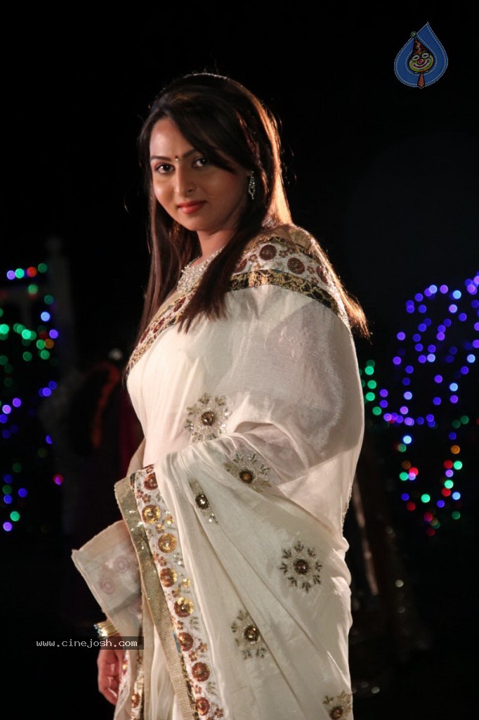 Samvritha Sunil New Stills - 23 / 78 photos