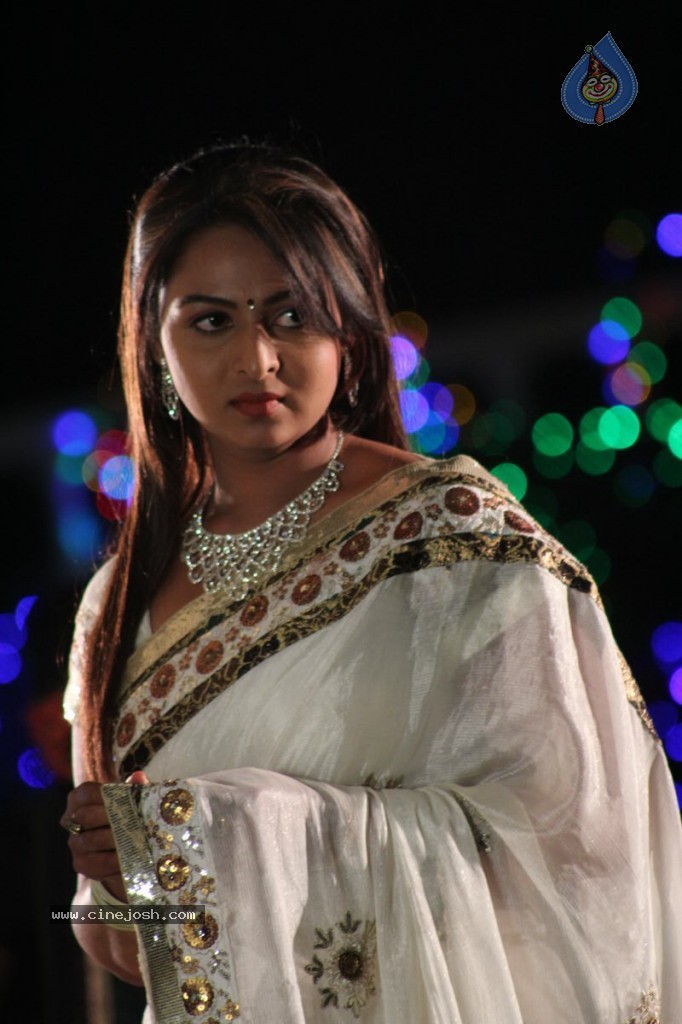 Samvritha Sunil New Stills - 33 / 78 photos