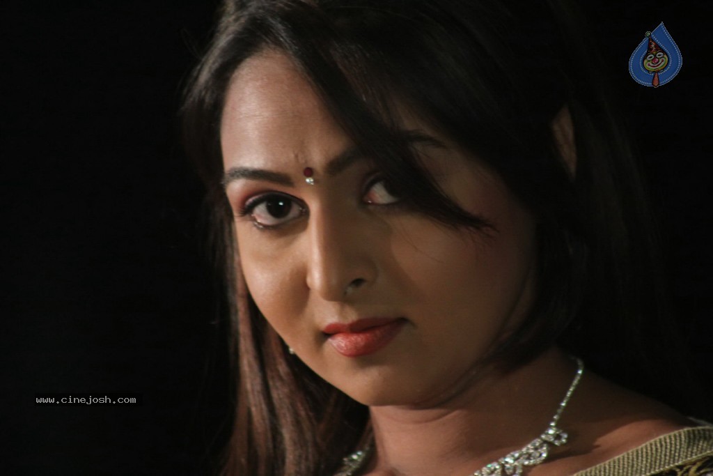 Samvritha Sunil New Stills - 40 / 78 photos