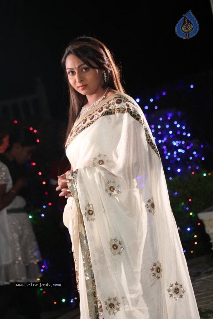 Samvritha Sunil New Stills - 71 / 78 photos