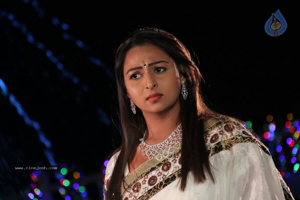 Samvritha Sunil New Stills - 72 / 78 photos