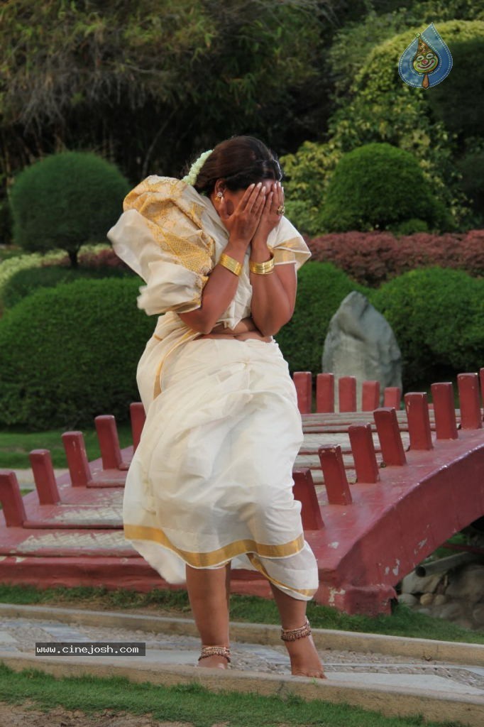 Samvritha Sunil Stills - 28 / 89 photos