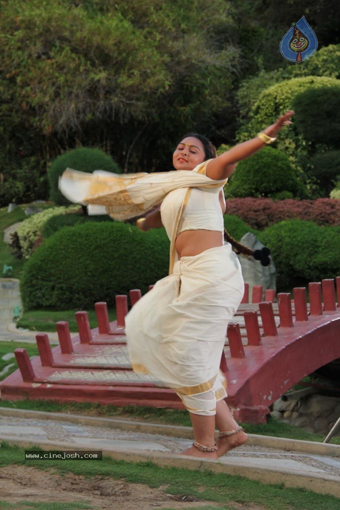 Samvritha Sunil Stills - 36 / 89 photos