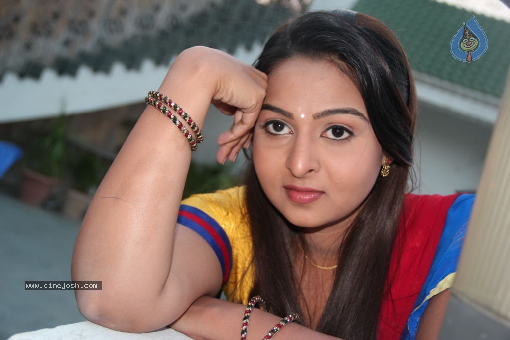 Samvritha Sunil Stills - 47 / 89 photos