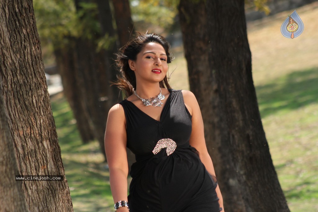 Samvritha Sunil Stills - 5 / 65 photos