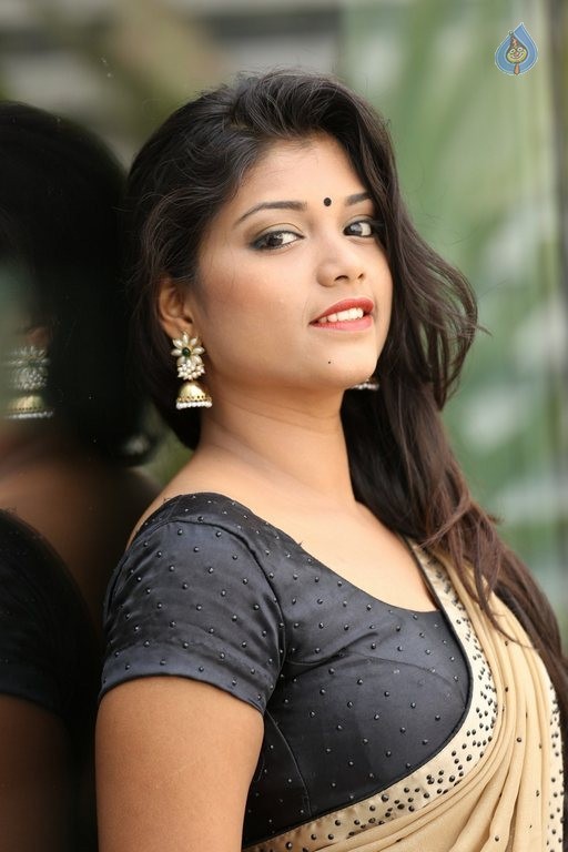 Samyuktha New Pics - 8 / 42 photos