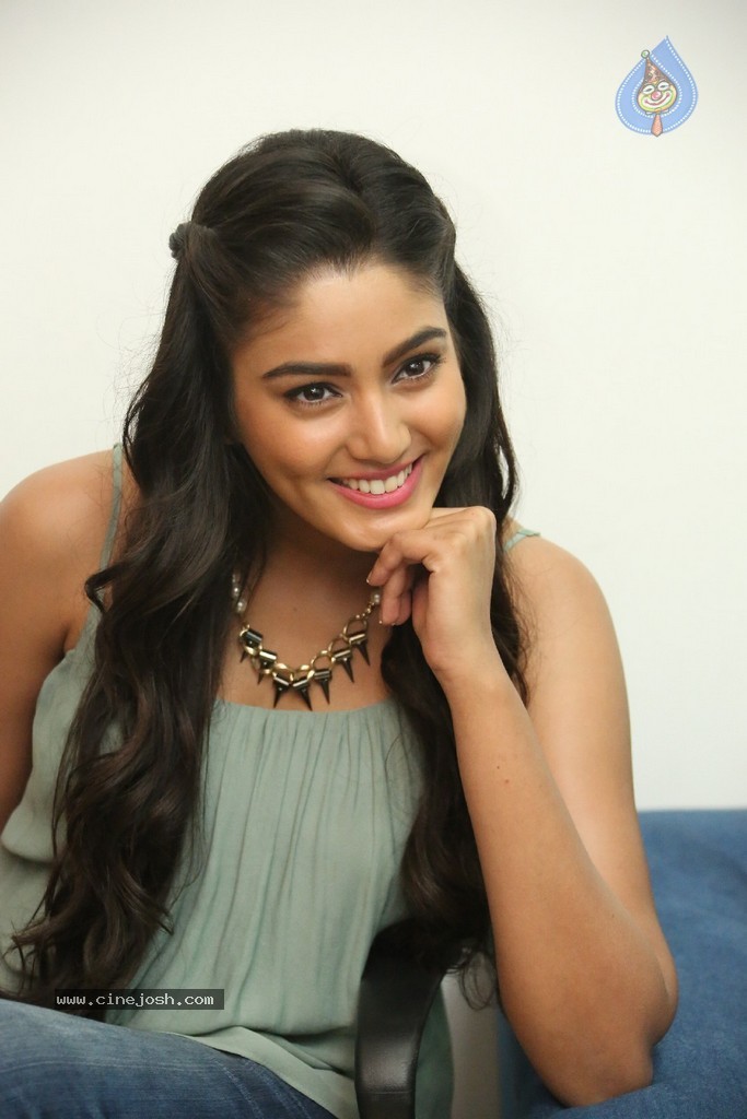 Sana Makbul Stills - 100 / 114 photos